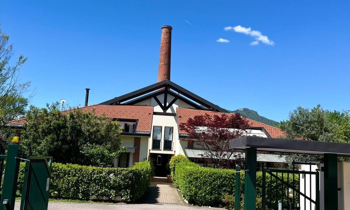 Casbeno Apartment | 10 minutes from Varese lake Apartment with private garden animals allowed