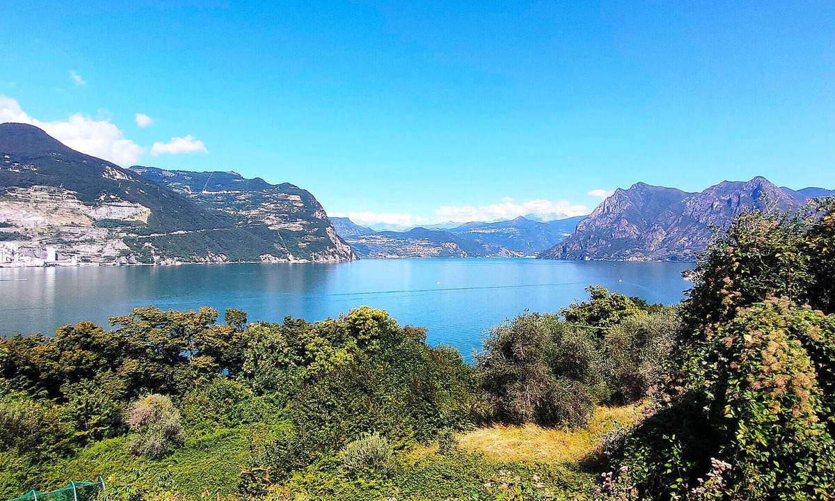 Peschiera Maraglio Apartment | 2 bedroom gorgeous apartment in Monte Isola