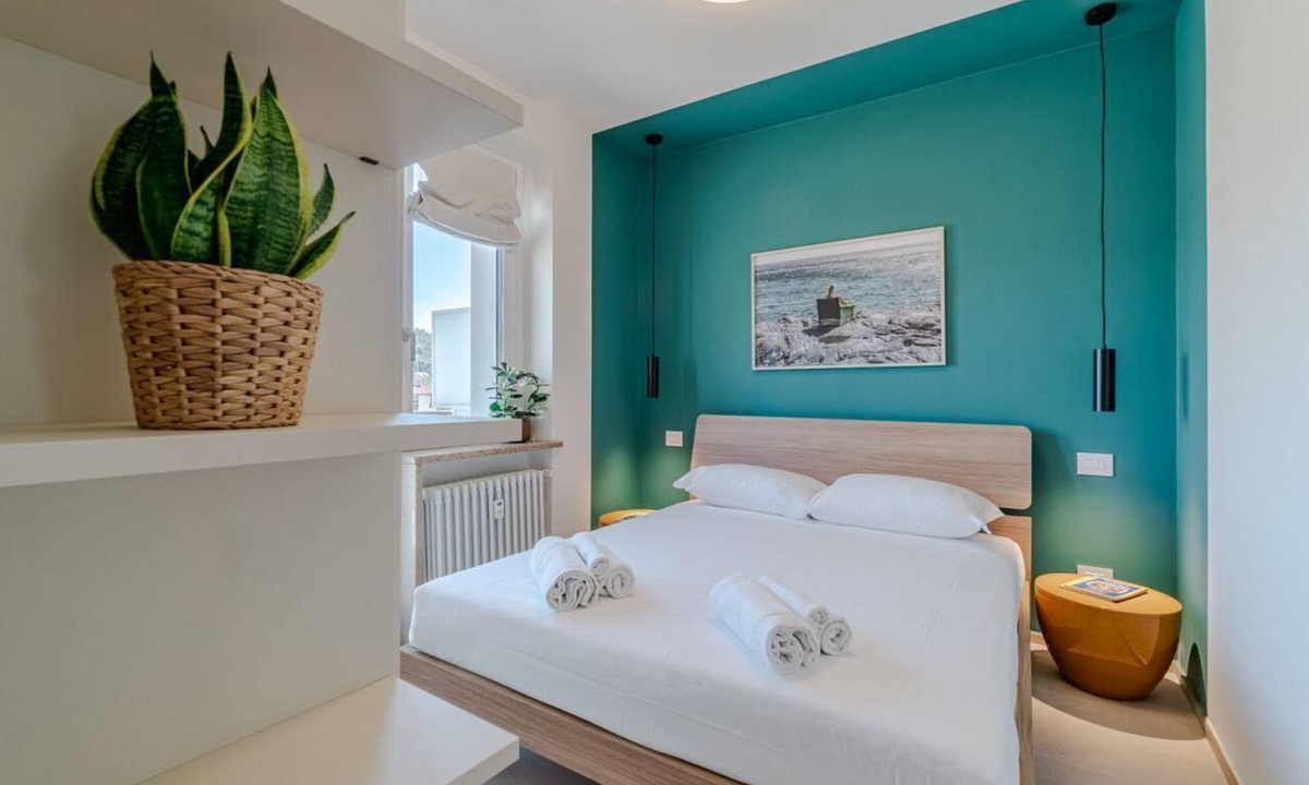 Lingotto Apartment | A comfortable studio apartment with a terrace offering all the amenities needed to accommodate up to three guests. Conveniently located, very close to the metro, it allows you to reach the city center in just six minutes and the San Salvario neighborhood