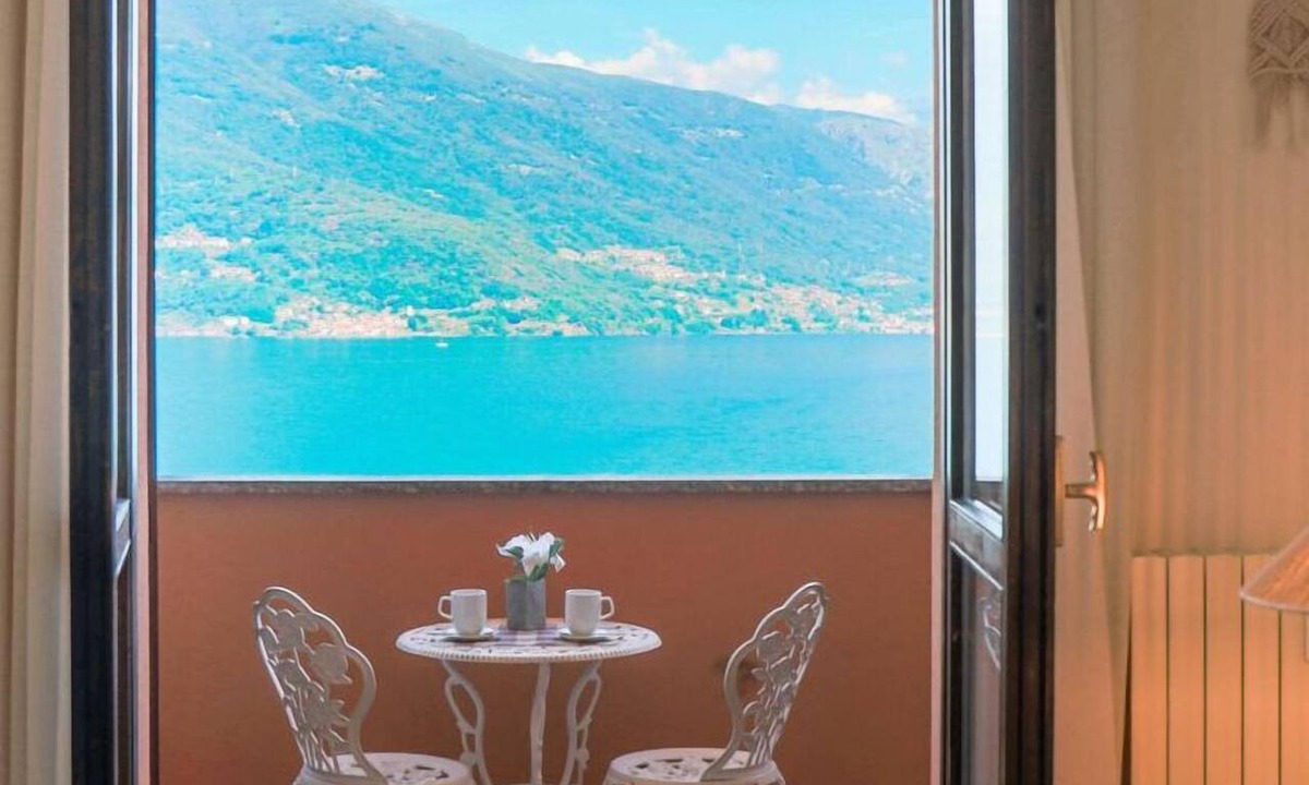 Bellano Apartment | A Love Nest on Lake Como: Your Romantic Retreat in BellanoImagine waking up to the gentle lapping of waves against the shore and the breathtaking panorama of Lake Como stretching out before your eyes. Welcome to your romantic hideaway in Bellano, a newly