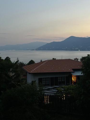 Colmegna Apartment | Above The Lake