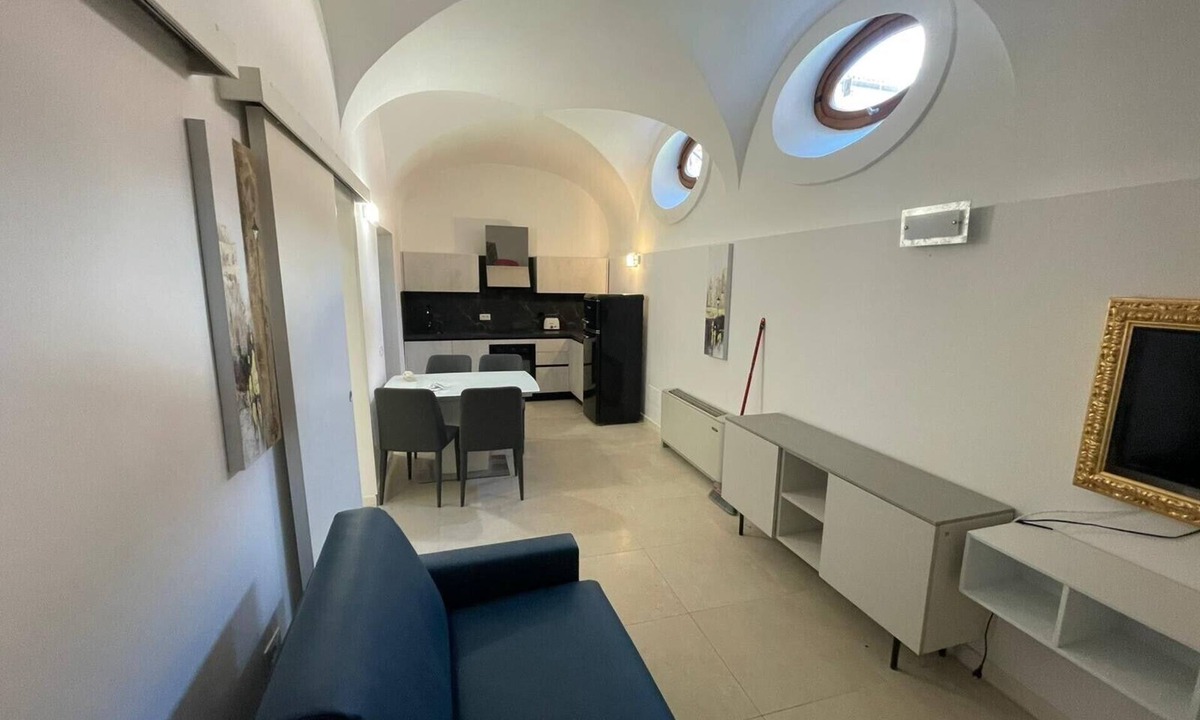 Pellestrina Apartment | Apartment '2' with Shared Pool, Private Garden and Air Conditioning