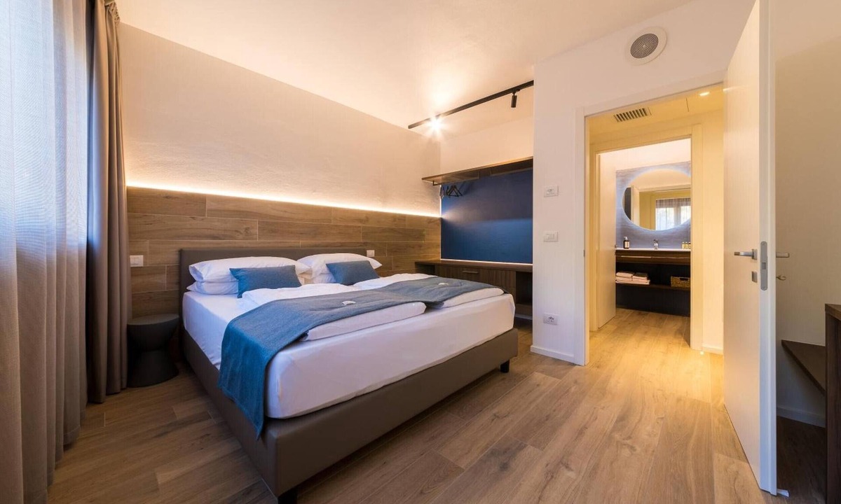 Nago-Torbole Apartment | Apartment 'Boutique Blue' with Balcony, Wi-Fi and Air Conditioning
