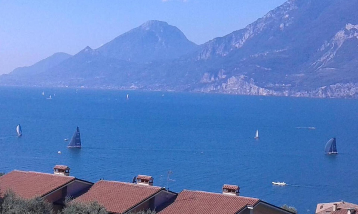 Assenza Apartment | Apartment 'Casa Nina Luna' with Lake View, Shared Terrace and Wi-Fi