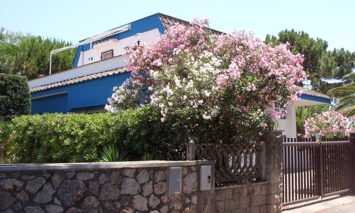 Latina Lido Apartment | Apartment for 2 people by the sea with a rooftop terrace ~ Terracina ~ Porto Badino ~ Italy