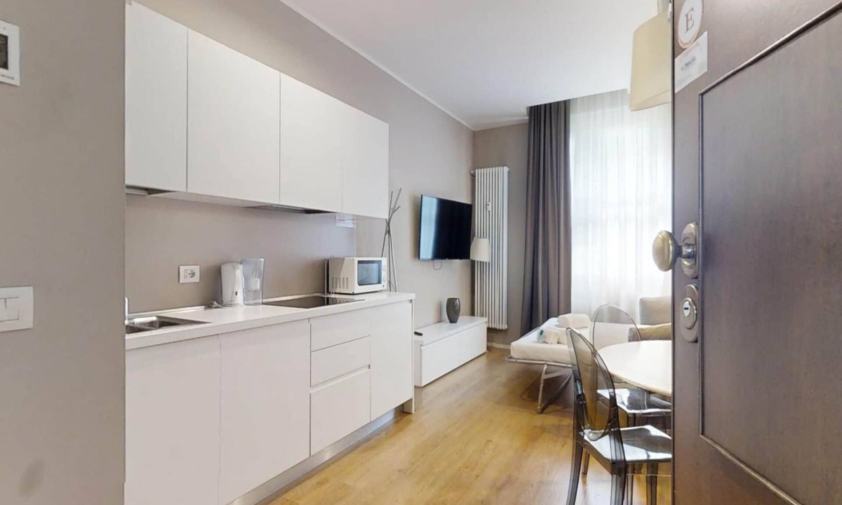 Guastalla Apartment | Apartment in Milan’s Historic Center