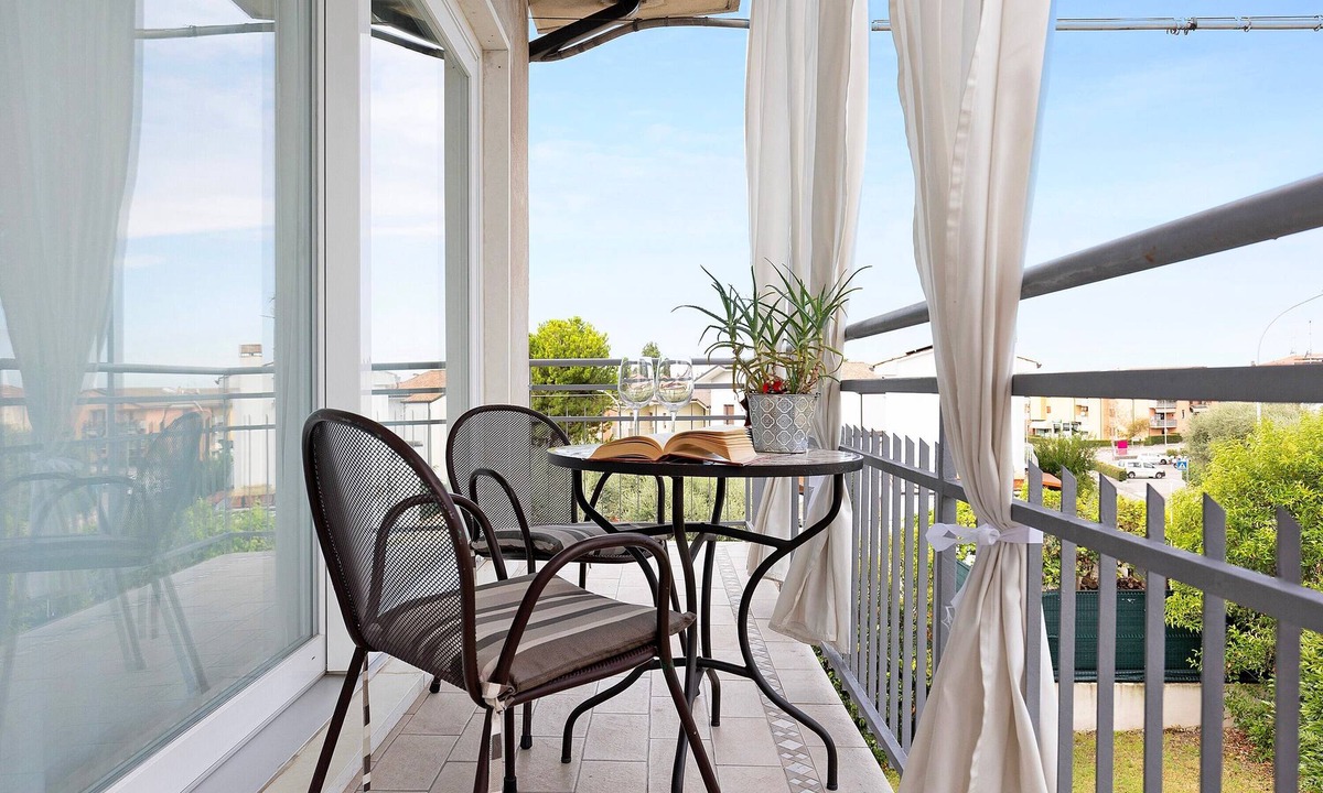 Colà Di Lazise Apartment | Apartment 'La Casa Dei Butei' with Private Garden, Wi-Fi and Air Conditioning