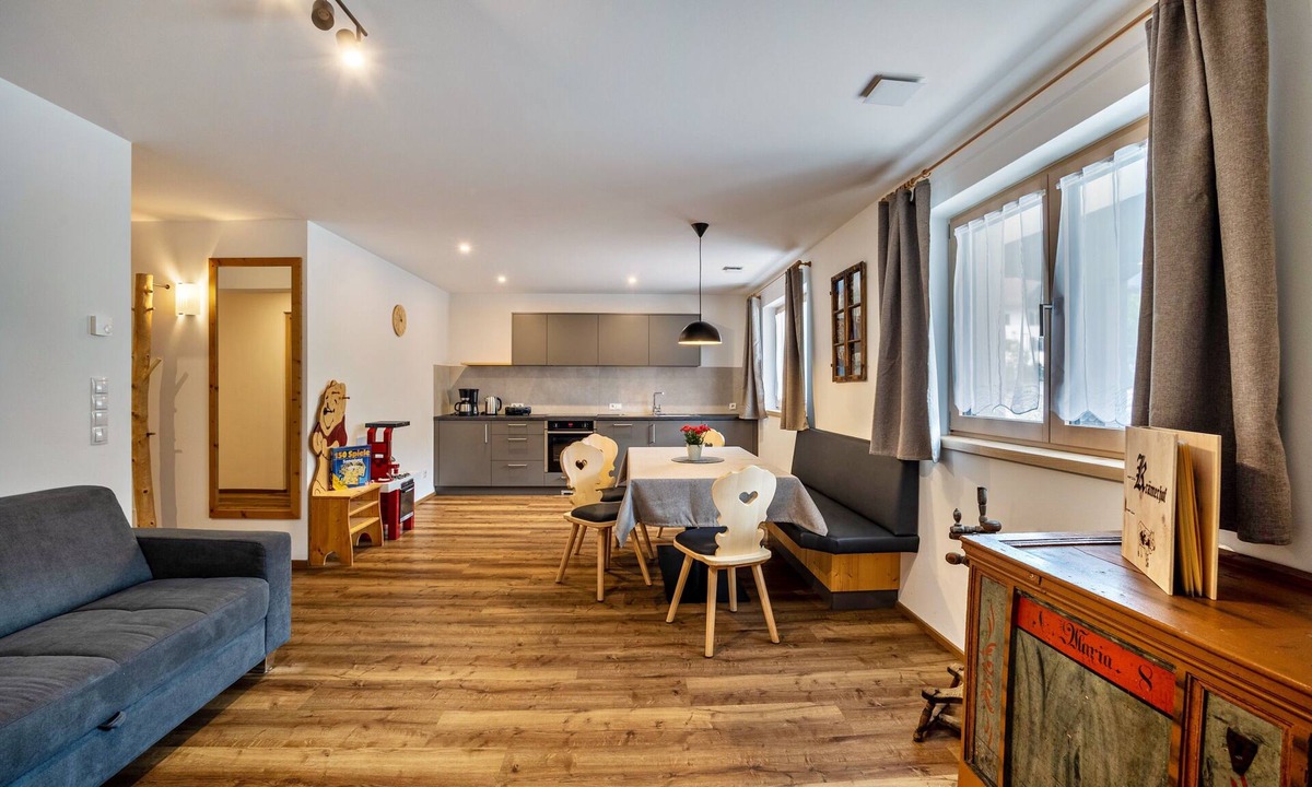 Chifa Apartment | Apartment 'Krämerhof Apt Peitlerkofel' with Mountain View, Shared Garden and Wi-Fi