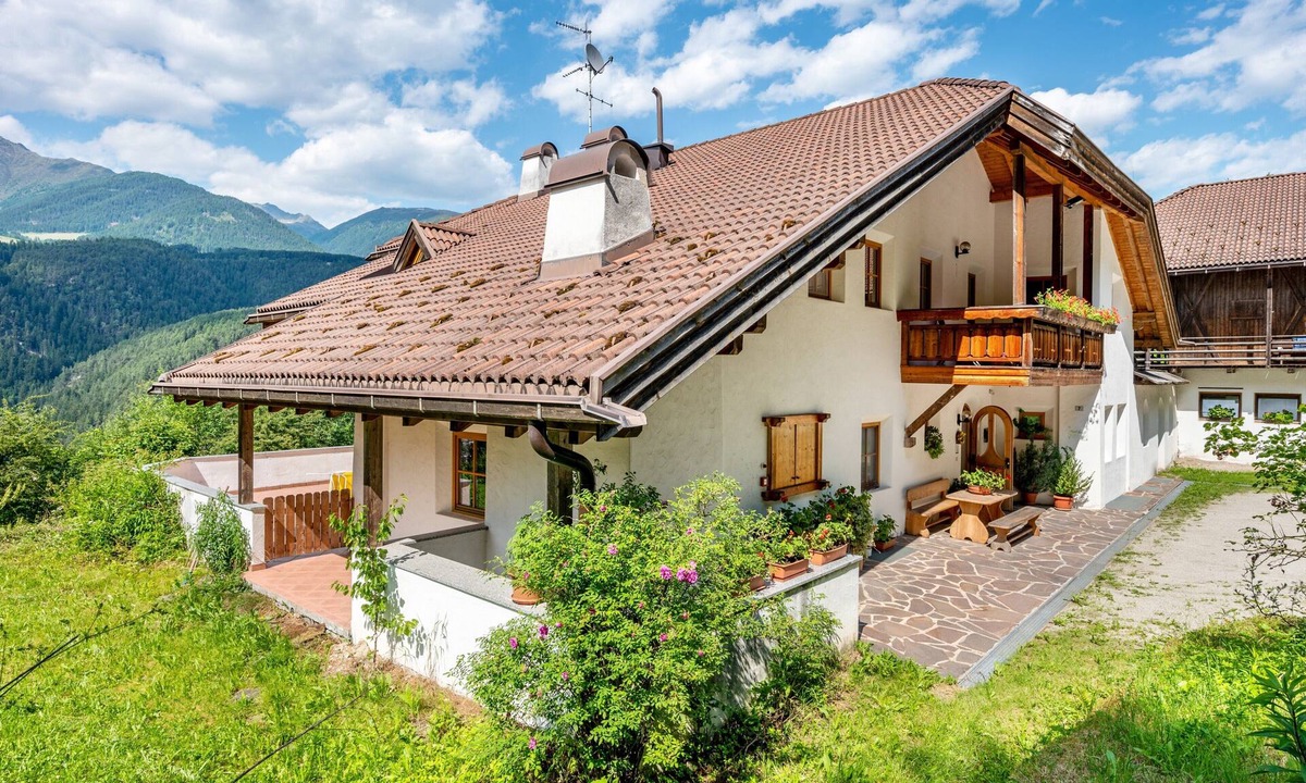 Vandoies Apartment | Apartment 'Lindenhof Apt 7' with Shared Garden & Wi-Fi