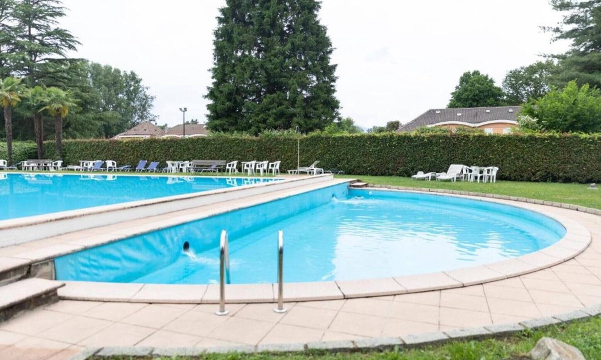 Ispra Apartment | Apartment 'Nice Lake View' with Lake View, Wi-Fi and Air Conditioning