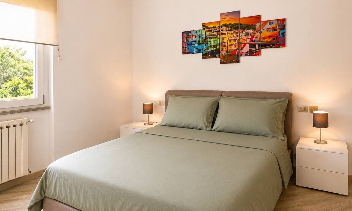 Angera Apartment | Apartment 'Rocca Lake House' with Shared Garden, Balcony and Wi-Fi