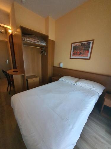 Lesa Hotel | Aries