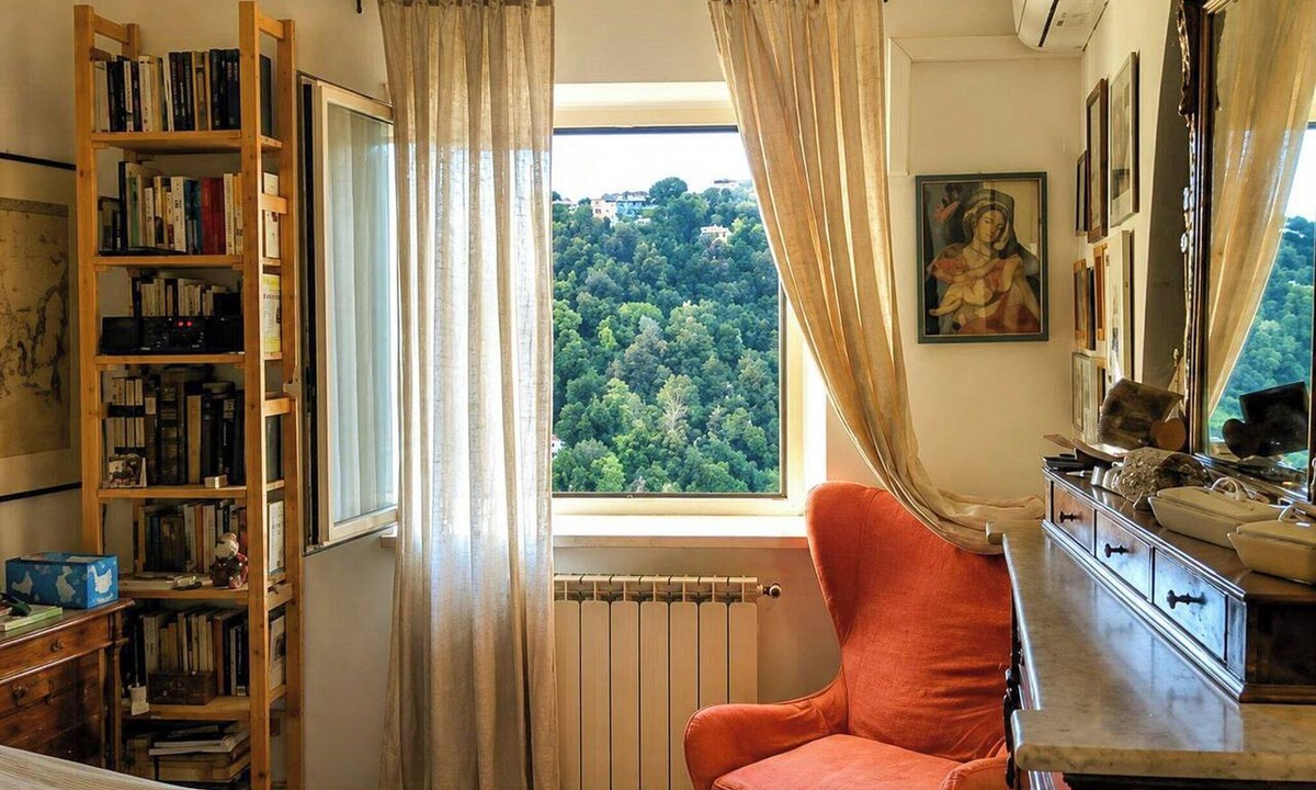 Castelnuovo di Porto Apartment | Artist's home in old town in Lazio