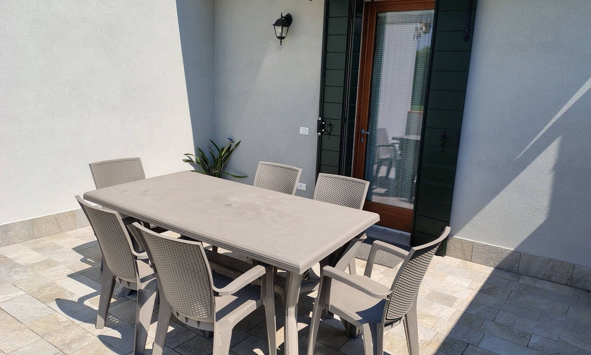 Montegrotto Terme Apartment | BACCHIGLIONE TOURIST LETTING new facility with a view of the Euganean Hills.