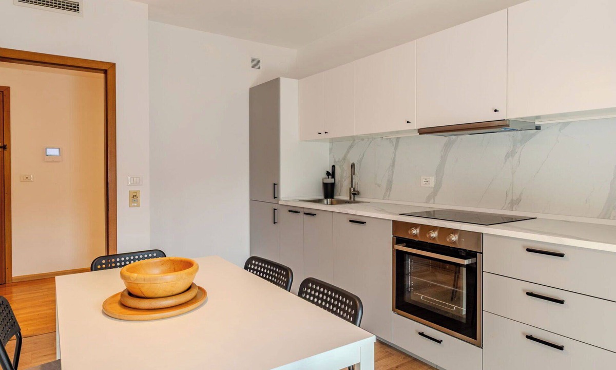 Trento Apartment | Beautiful apartment for 6 guests with A/C, WIFI, TV and patio