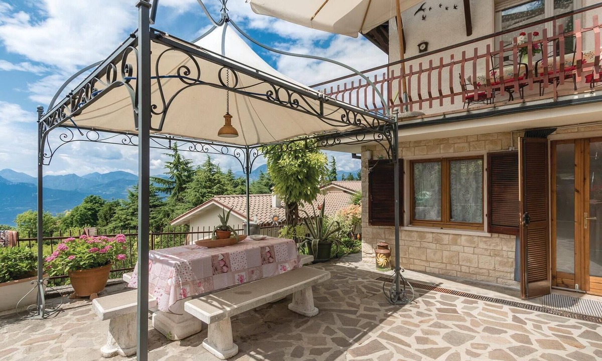 San Zeno di Montagna Apartment | Beautiful apartment in San Zeno di Montagna with house a mountain view