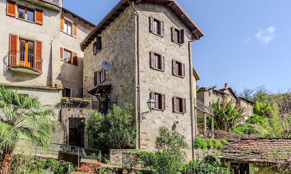 Santa Maria - Rezzonico House | Beautiful private villa for 6 guests with WIFI, A/C, terrace and pets allowed