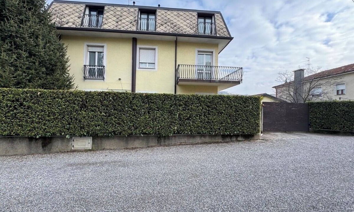 Lomazzo Apartment | Belvedere Apartment: Cozy, Spacious, and Bright