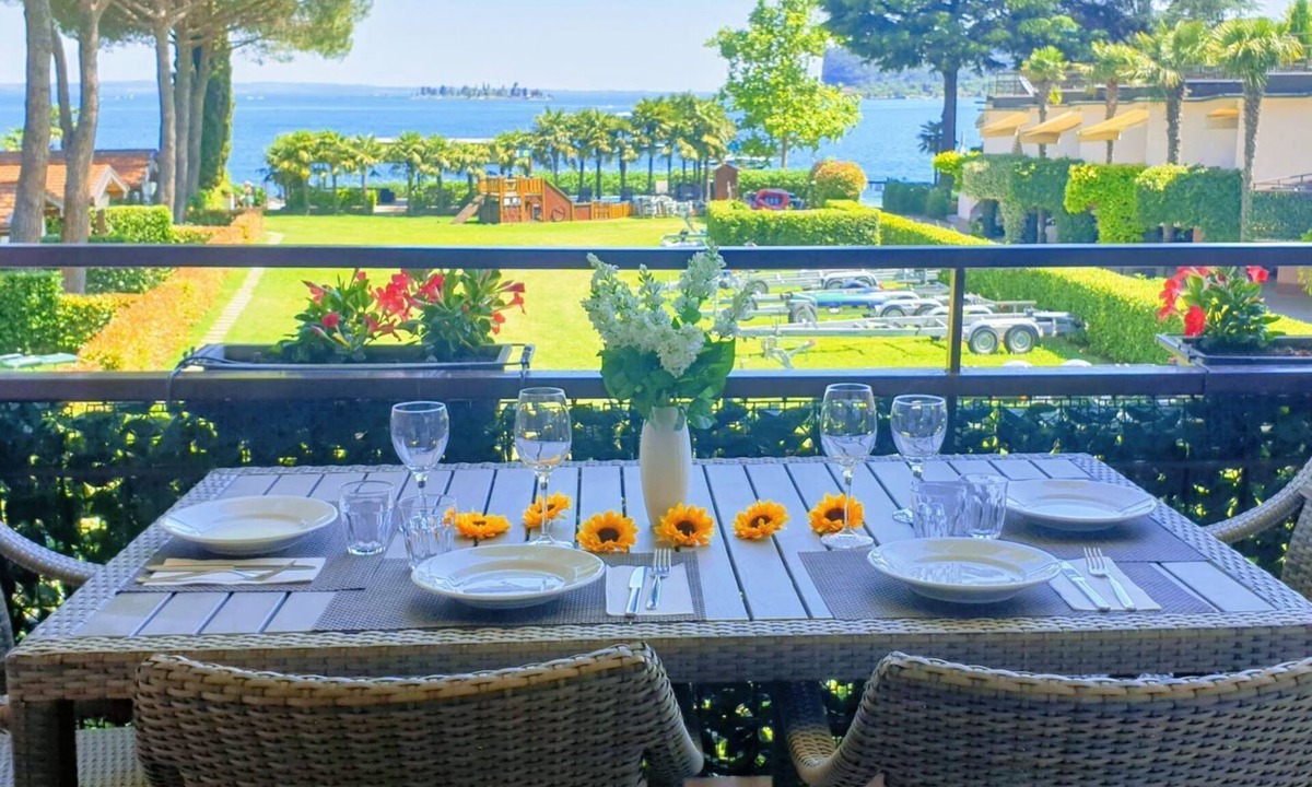 San Felice del Benaco Apartment | Bianca Two-Room Apartment with lake view.
