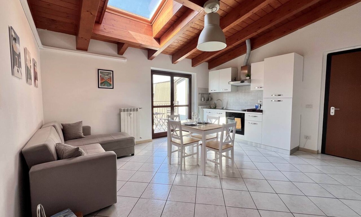 Acquabella Apartment | BIG Attico Goldoni 2 bathroom [Duomo-M4 Lin Airport]