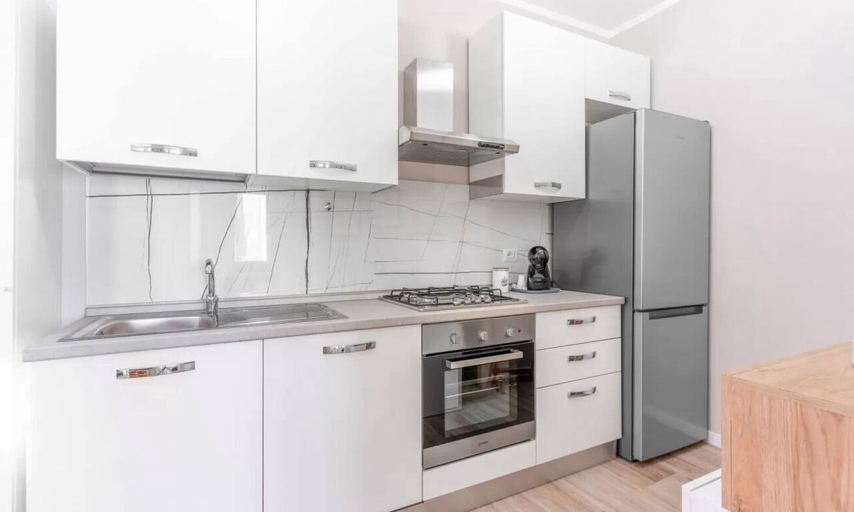 Crescenzago Apartment | BOTTE13: Modern Two-Room Apartment Near the Subway