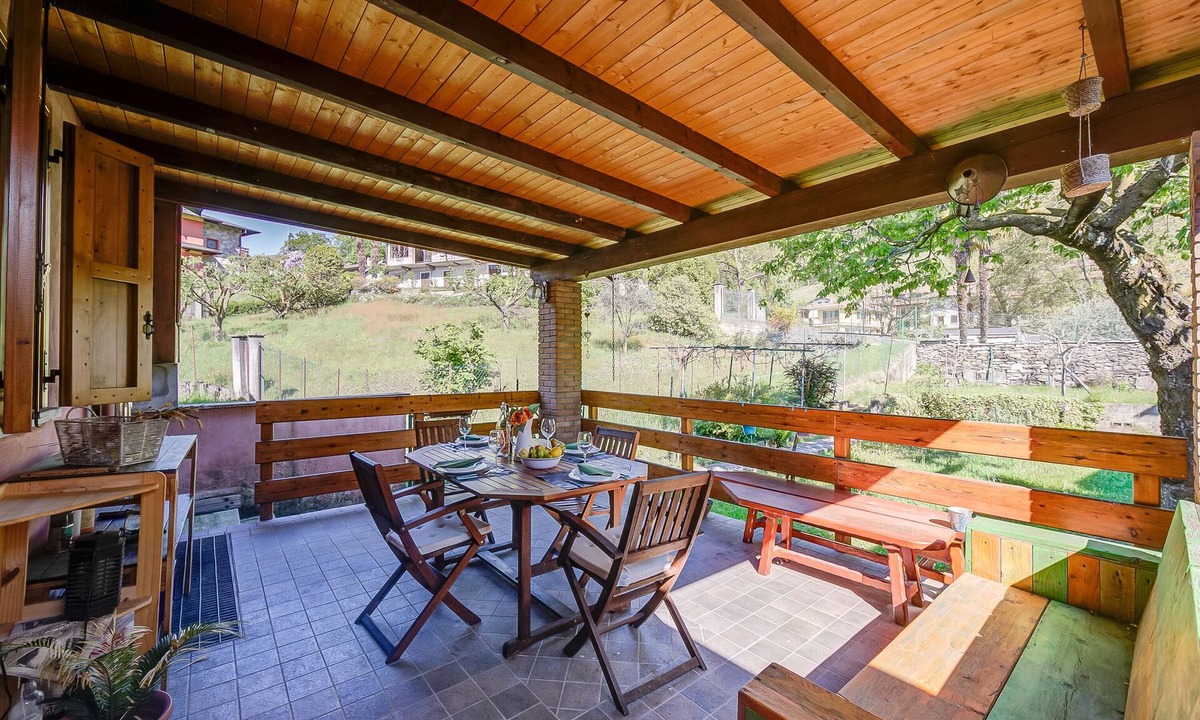 Armeno House | Brighty Rainbow House Garden, Armeno, Italy
