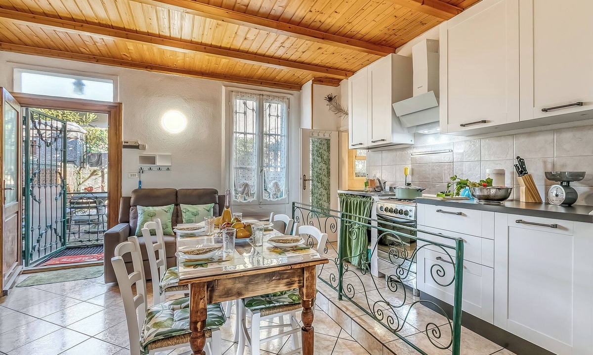Luino Apartment | Butterfly Apartment: Lake Maggiore Luino Apartment with Balcony, Luino, Italy