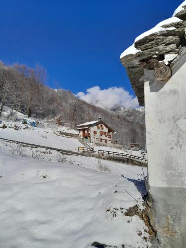 Bannio Anzino Apartment | Casa all'Alpe Gaggetto B & B