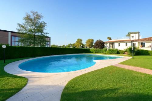 Lugana Apartment | Casa Anna with Pool & Parking & 300mt from the Terme Sirmione-Lake