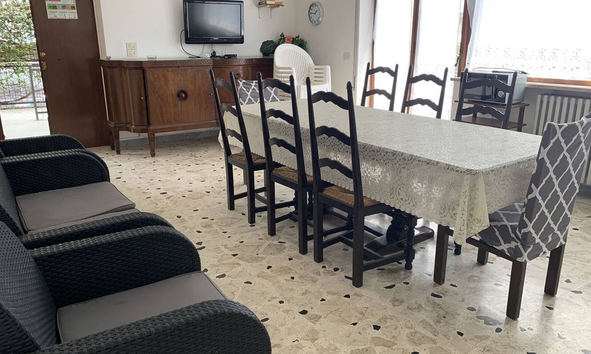 Gianola House | Casa Fiorita for groups from 20 people in 3 apartments 9min. walk from the beach