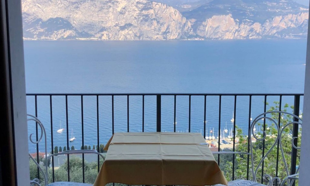Castelletto Apartment | casa Margherita by Interhome