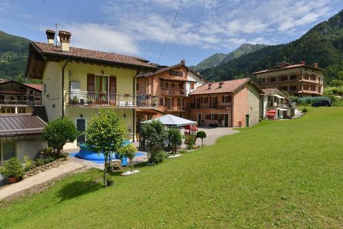 San Colombano Apartment | Casa naanì Rododendro