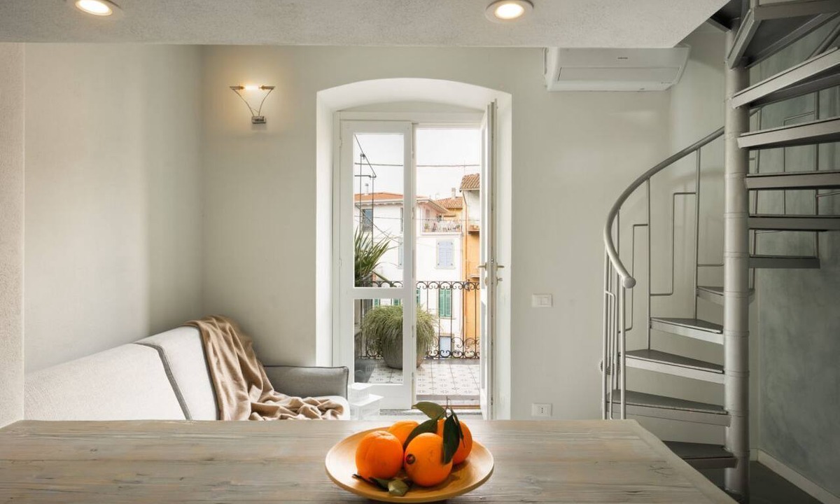 Sarnico Apartment | Casa sulla Terrazza | Charming Terrace Apartment in Sarnico