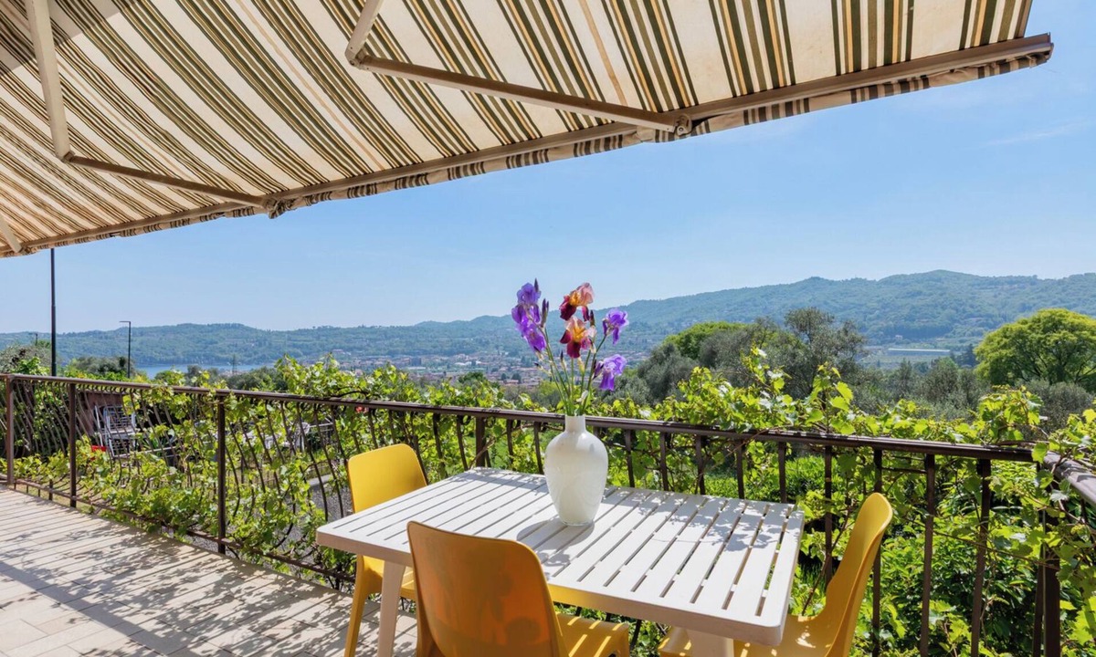 Renzano Apartment | CASA ZOLIA MENDIA, Freshness in the evening, family apartment with view.