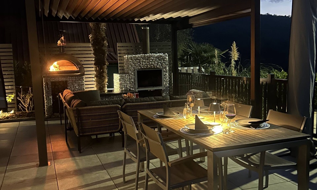 Villaggio Olandese Ski Chalet | Chalet with a fantastic view of Lake Maggiore