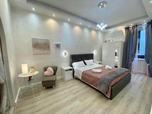 San Giovanni Apartment | Colosseum Nearby & Metro Outside, Easy Rome Sightseeing
