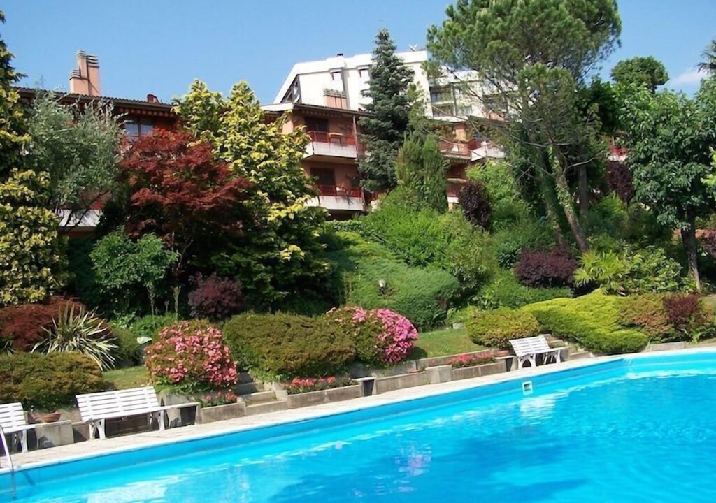 Luino Apartment | Cordelia 5 apartment with lake view and pool