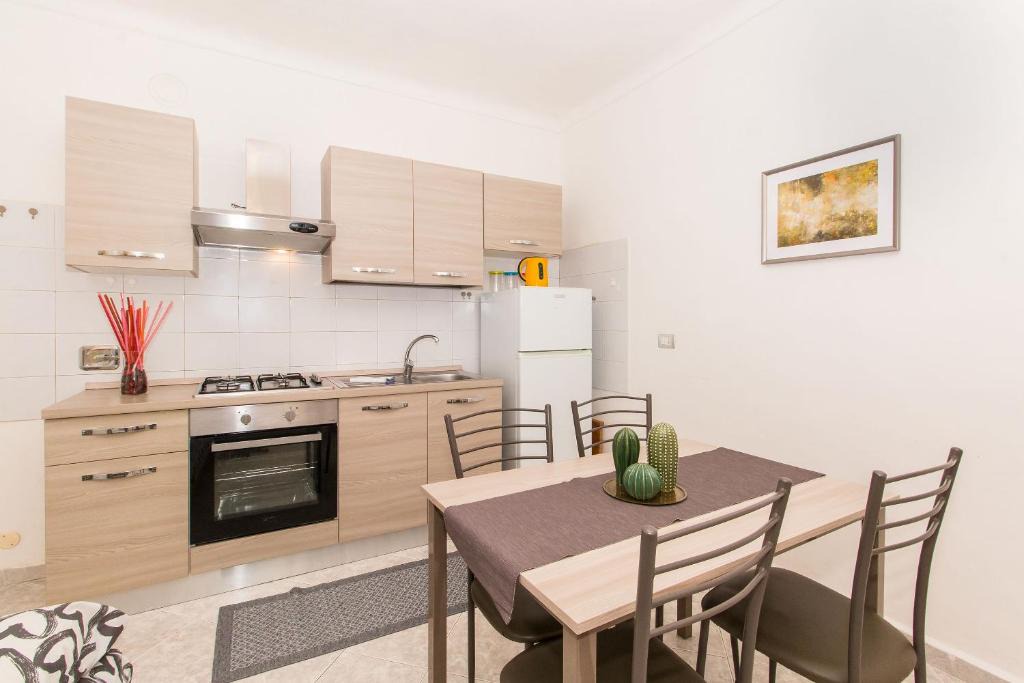 Historic Centre Apartment | Corso Vittorio & Parco del Valentino Bright Flat