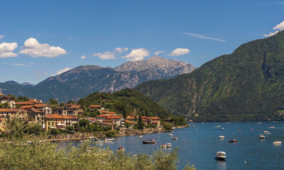 Ossuccio Apartment | Cosy apartment for 4 guests with A/C, WIFI, balcony, pets allowed and panoramic view