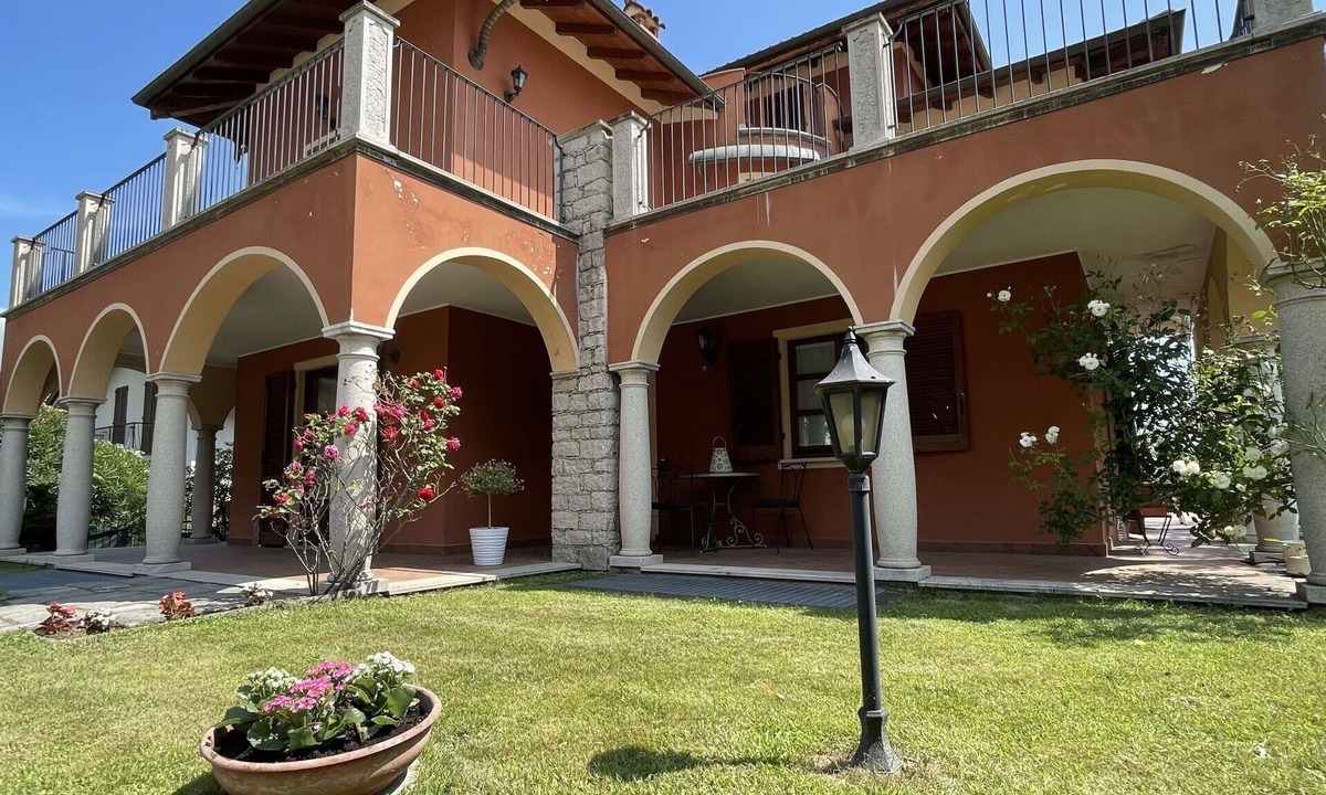 Baveno Apartment | Cosy apartment for 6 people with WIFI, TV and patio
