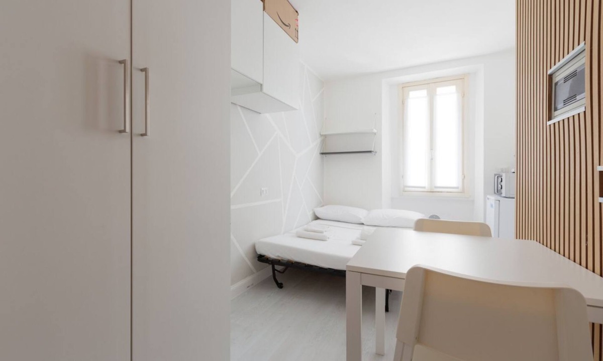 Affori Apartment | Cozy 22m2 studio apartment located on the second floor WITHOUT lift of a building in the Affori district.Able to comfortably accommodate up to 2 people, the property is located just 400 meters from the Affori FN yellow M3 metro line stop and the Affori