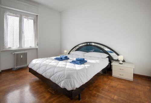 Gallarate Apartment | Crenna House MXP by RentMax, 10min from Malpensa Airport