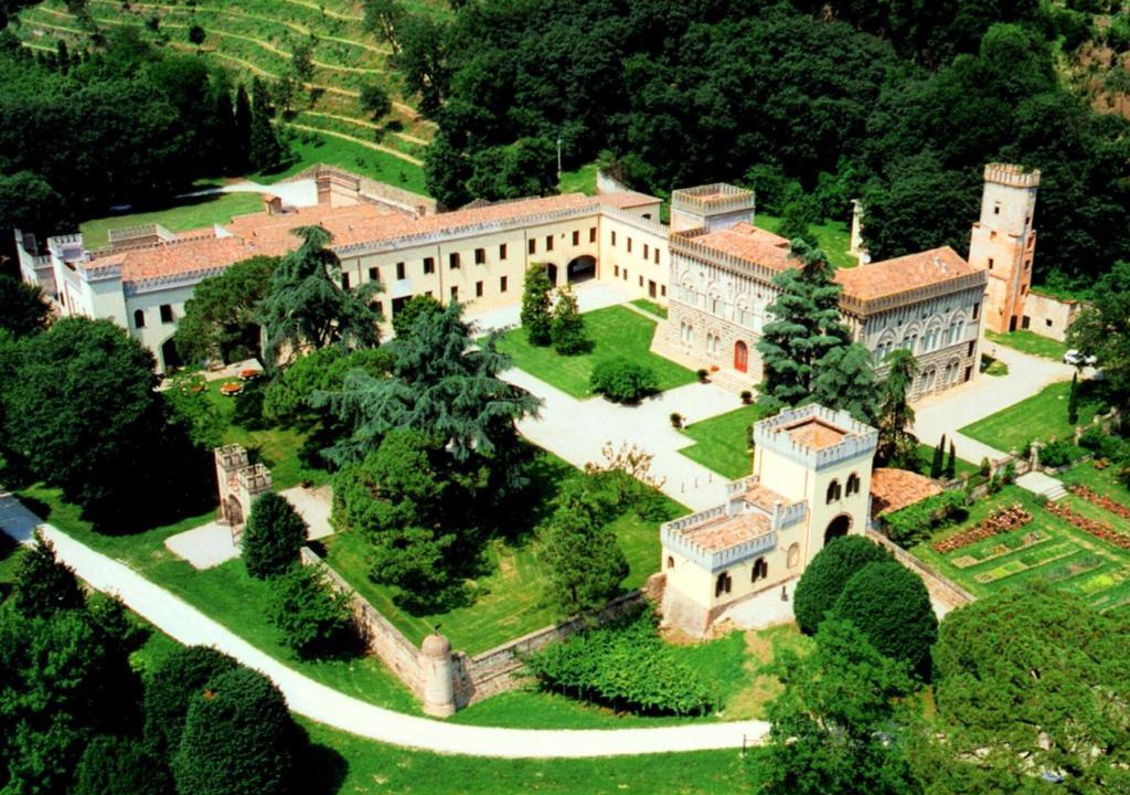 Monselice House | Dreamy Castle near Padua and Venice with Royal Ambience