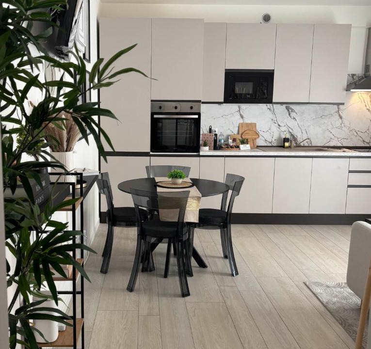 Villaggio degli Sposi Apartment | Elica Apartment Near Bergamo Airport & Private Garden