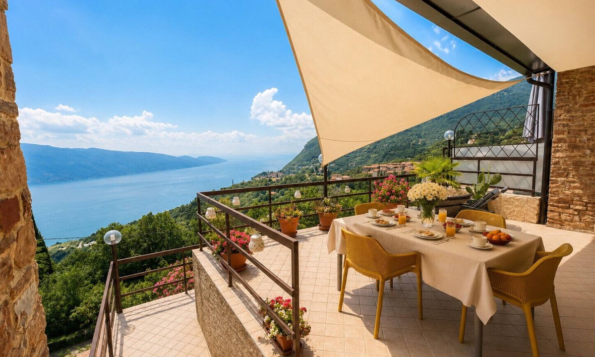 Aer Apartment | Elisa by Theater Home, with big terrace and marvellous lake view