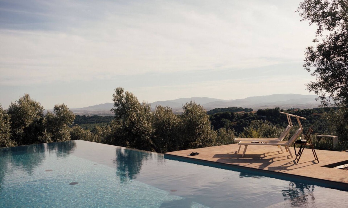 Roccastrada House | Equipped glamping tent and infinity pool in a Tuscan olive grove