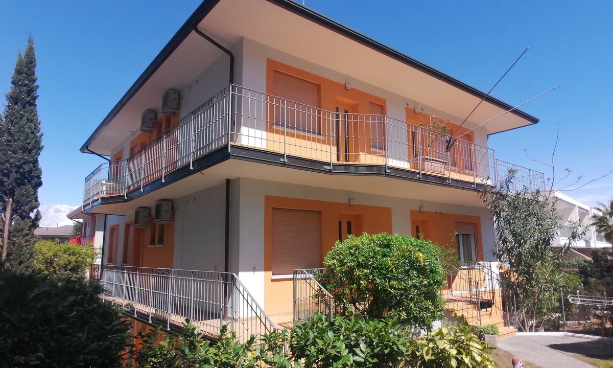 Lido di Jesolo Apartment | Euroholiday Village 3A Apartment with Private Terrace, Shared Garden, and Wi-Fi