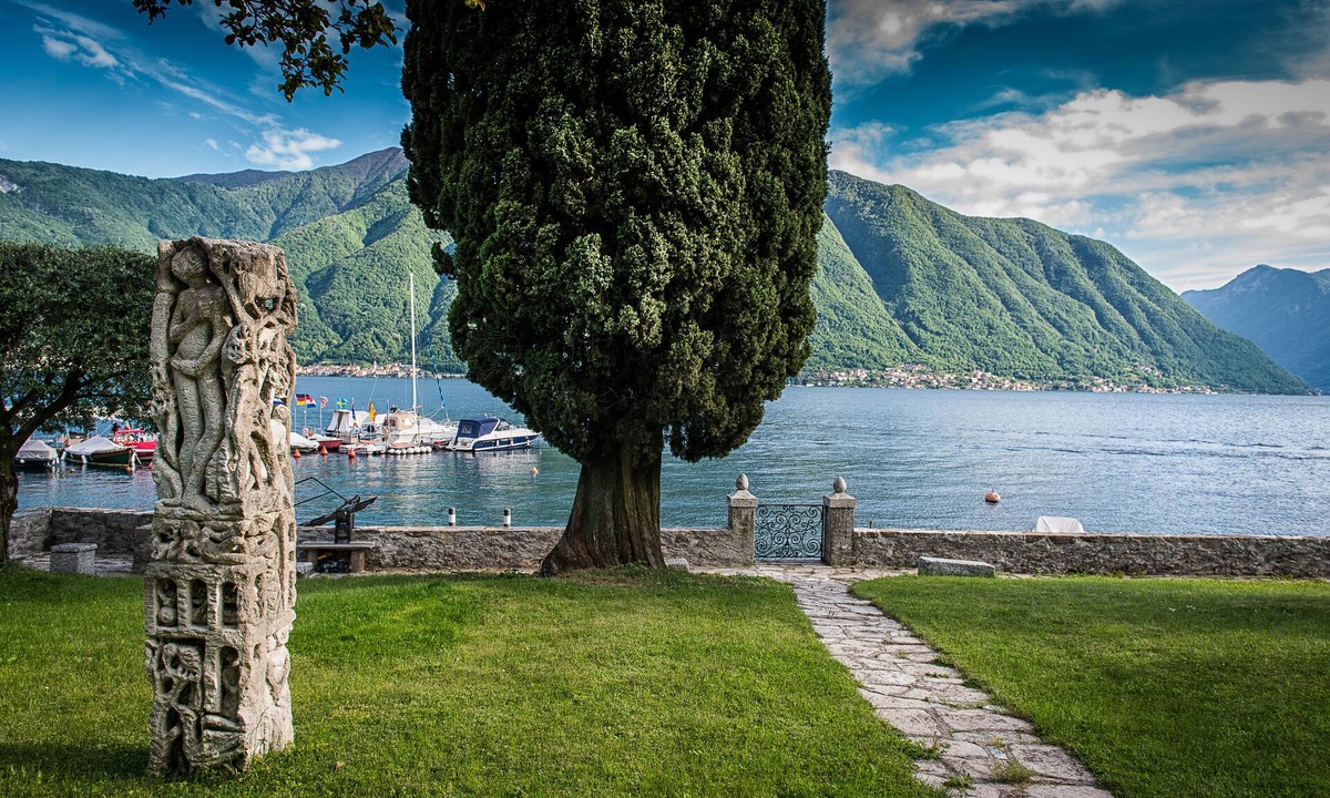 Ossuccio Villa | Exclusive Waterfront Villa