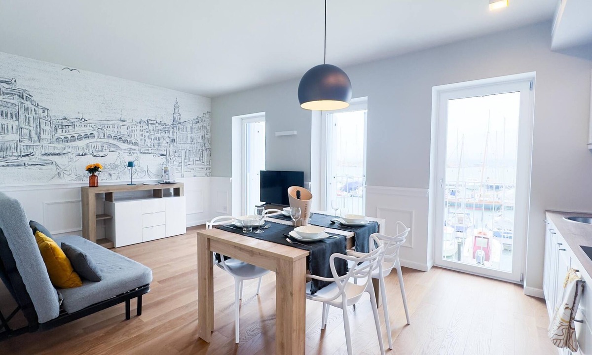 Sottomarina Apartment | Fairmont Seafront Venice Suite by Ca-sa Chec