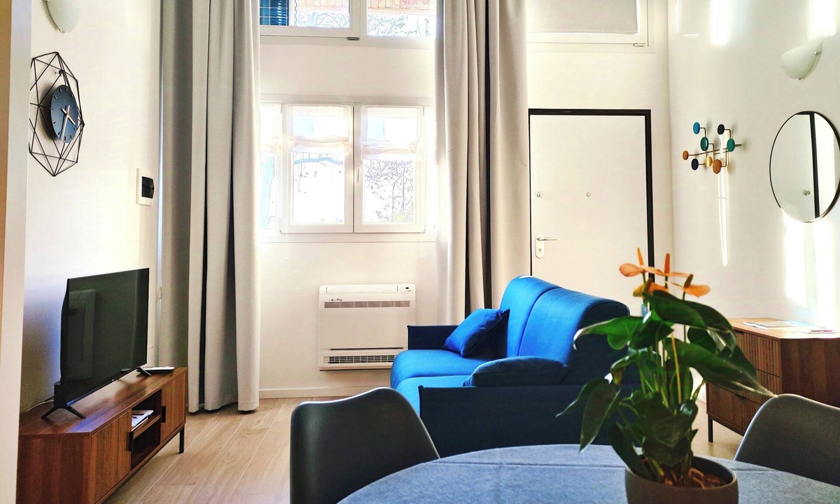 Milan Apartment | Fantastic Flat Famagosta, Parking, Netflix, Forum